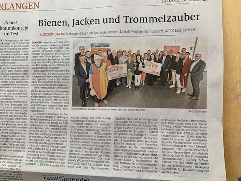 Zeitungsbericht über die Spendenübergabe